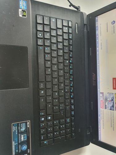 Avis photo d'un client sur Clavier Azerty Français Pour ASUS X Series X75V X75VD X755 X755J X755JA X755JF X75A X75V X75VB X75VC