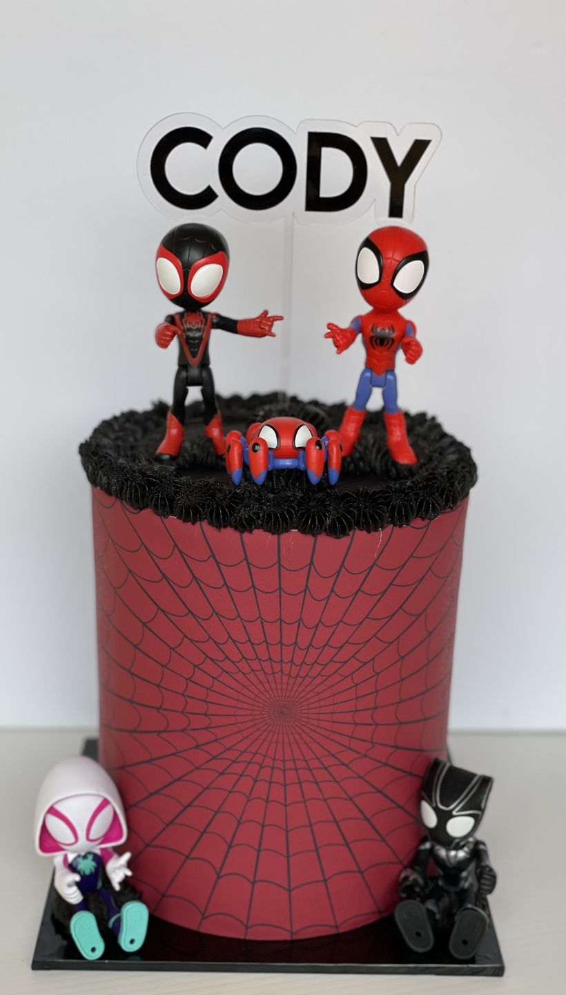 Customer photo review of Spider Web - Icing Cake Wrap