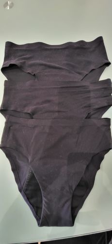 Customer photo review of Nahtloser Menstruationsslip Nina (hochgeschnitten)