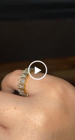 Customer video review of Icy Baguette Ring | 18K vergoldet