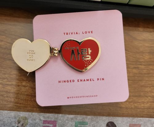 Customer photo review of Trivia: Love Hinged Pin (Red/Gold)