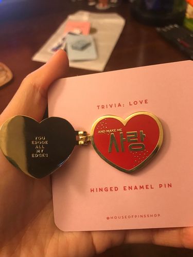 Customer photo review of Trivia: Love Hinged Pin (Red/Gold)