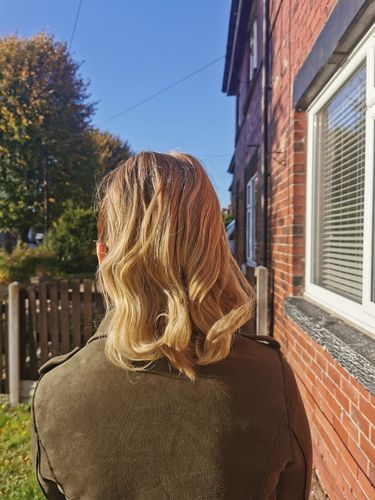 Customer photo review of 12" Clip-In Short HD Fibre Bouncy Ponytail