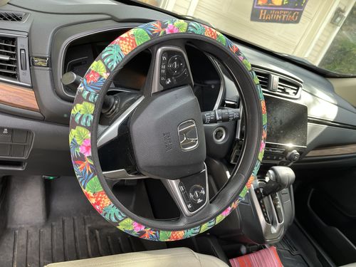 Customer photo review of Aloha Hawaiian Tropical Pattern Print Car Steering Wheel Cover