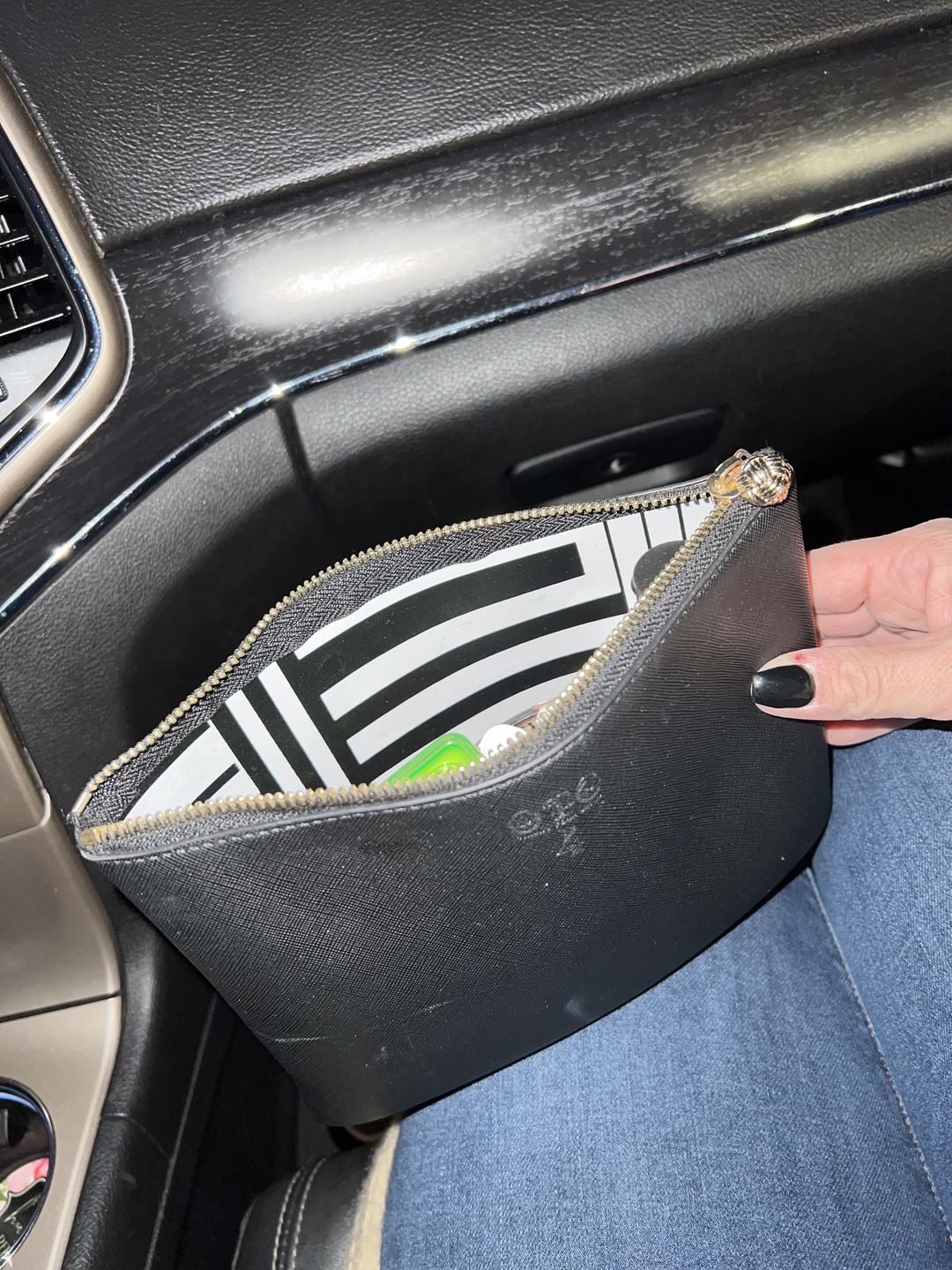 Customer photo review of {O}verly {O}rganized Bag Club