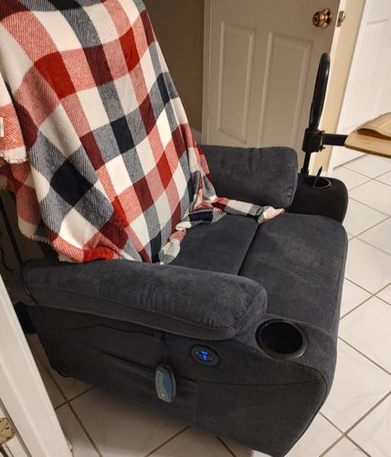 Customer photo review of Homrest Power Lift Recliner Chair with Massage and Heat for Elderly Electric Recliner Lift Chair with 2 Side Pockets, Cup Holders, USB Port for Living Room, Dark Gray