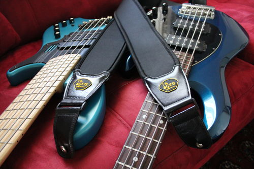 Customer photo review of CFG - 'ZERO-GRAVITY' Strap for Guitar & Bass