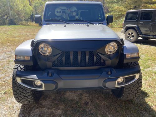 Customer photo review of Demon Grille w/ Mesh - Matte Black for 18-22 Jeep Wrangler JL & Gladiator JT