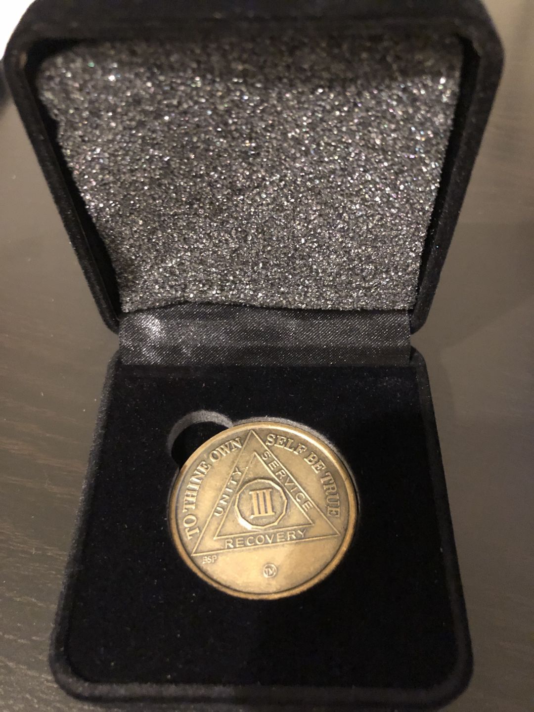 Customer photo review of 34mm Standard Size AA Medallion Velvet Box - Specialty Chip/Coin/Token Holder