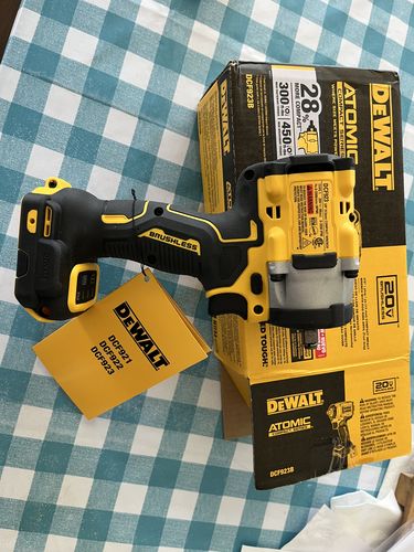 Customer photo review of DEWALT DCF923B ATOMIC 20V MAX 3/8 in. Cordless Impact Wrench with Hog Ring Anvil (Tool Only)