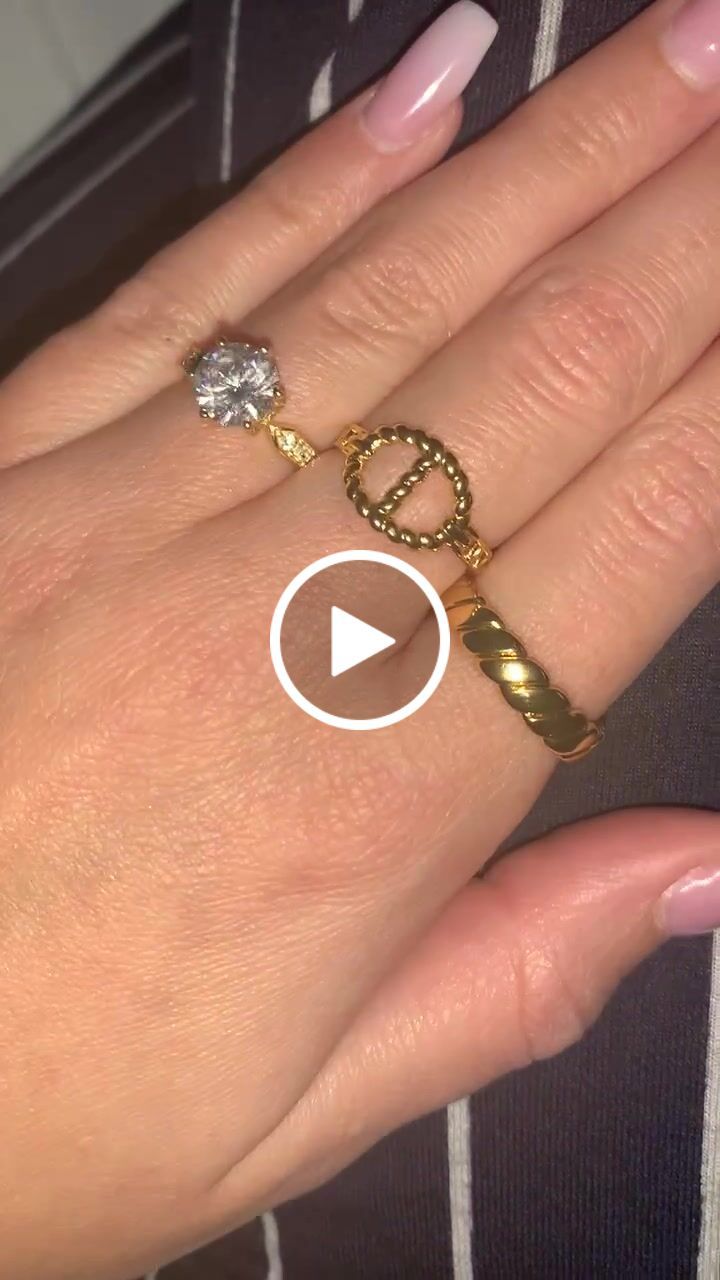 Customer video review of Azura Ring | 18K vergoldet