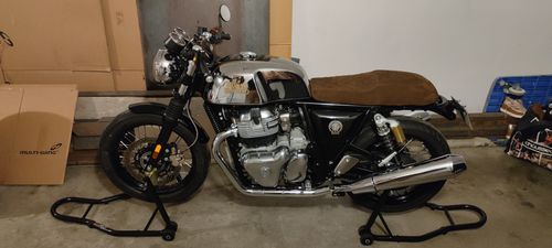 Customer photo review of Housse de Selle CONFORT cuir Brun pour Royal Enfield Continentale GT 650