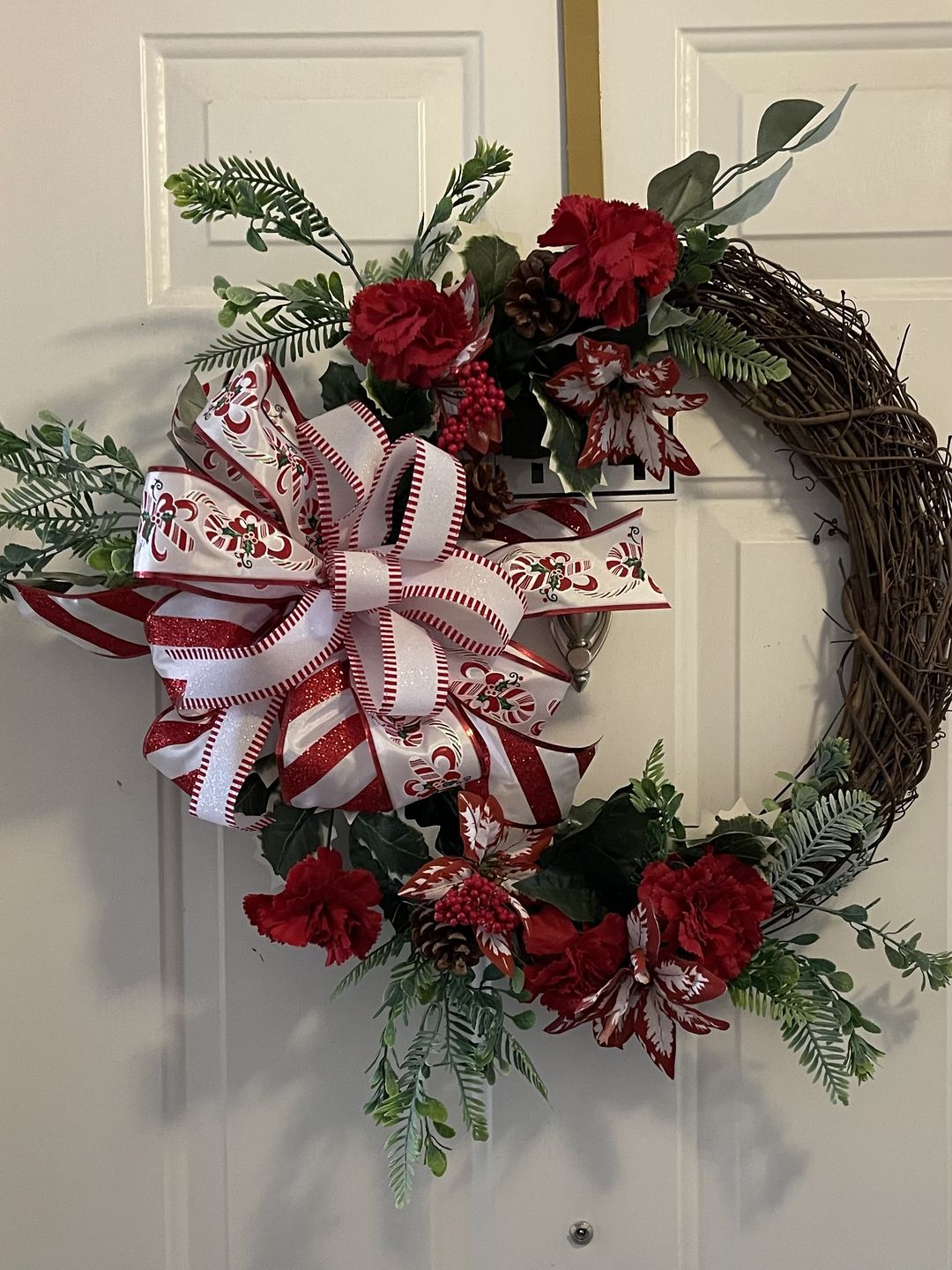 Customer photo review of 18" Round Grapevine Wreath - DECOE-038