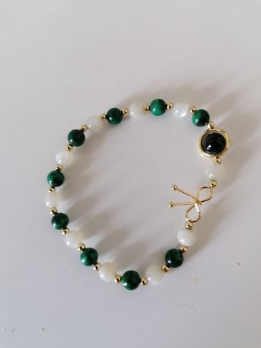 Customer photo review of Bracelet anti-douleur en malachite et pierre de lune | Or fin