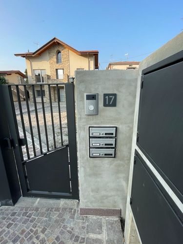 Customer photo review of Numero civico modello Stencil Square