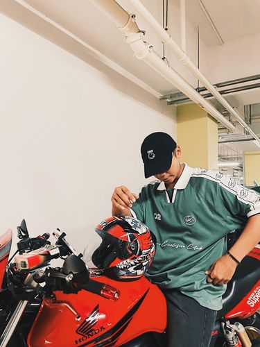 Customer photo review of 'Vision' Retro Football Tee