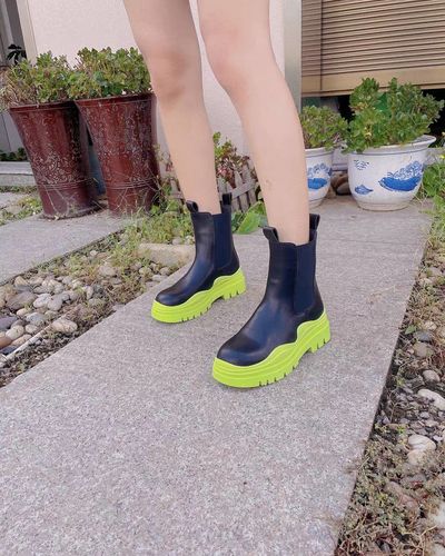 Customer photo review of Elastic Round Toe Platform Slip on Ankle Boots
