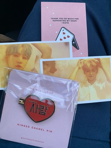 Customer photo review of Trivia: Love Hinged Pin (Red/Gold)