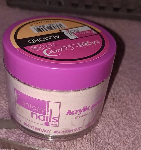 Customer photo review of Acrílico Make Cover Almond 2 oz Fantasy Nails