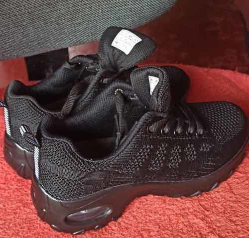 Customer photo review of Baskets de Marche Anti-douleurs Légère - Travail Sport