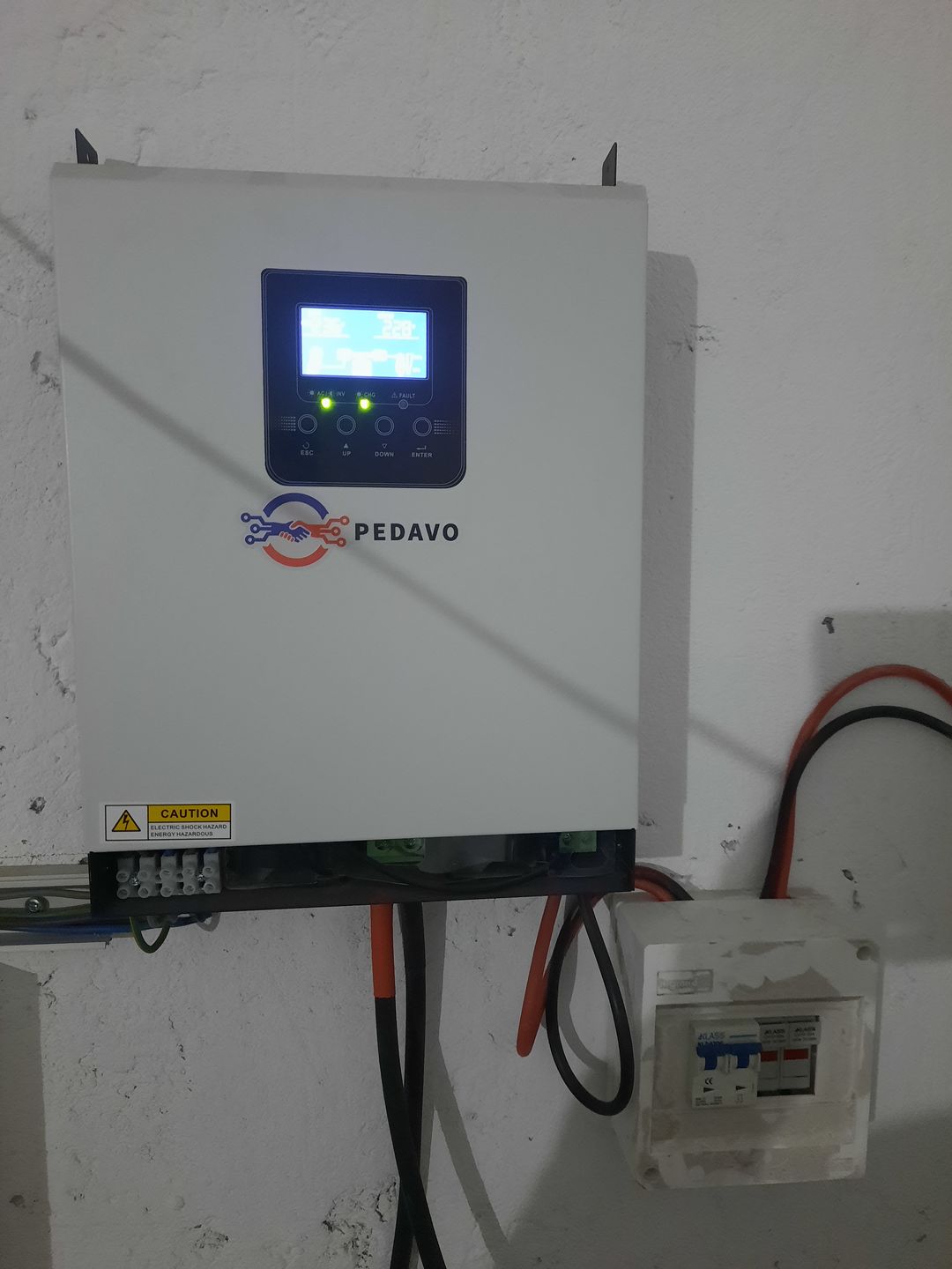 Customer photo review of Kit Panouri Fotovoltaice Invertor 3KVA 220V Off Grid Hibrid Solar Acumulatori Gel
