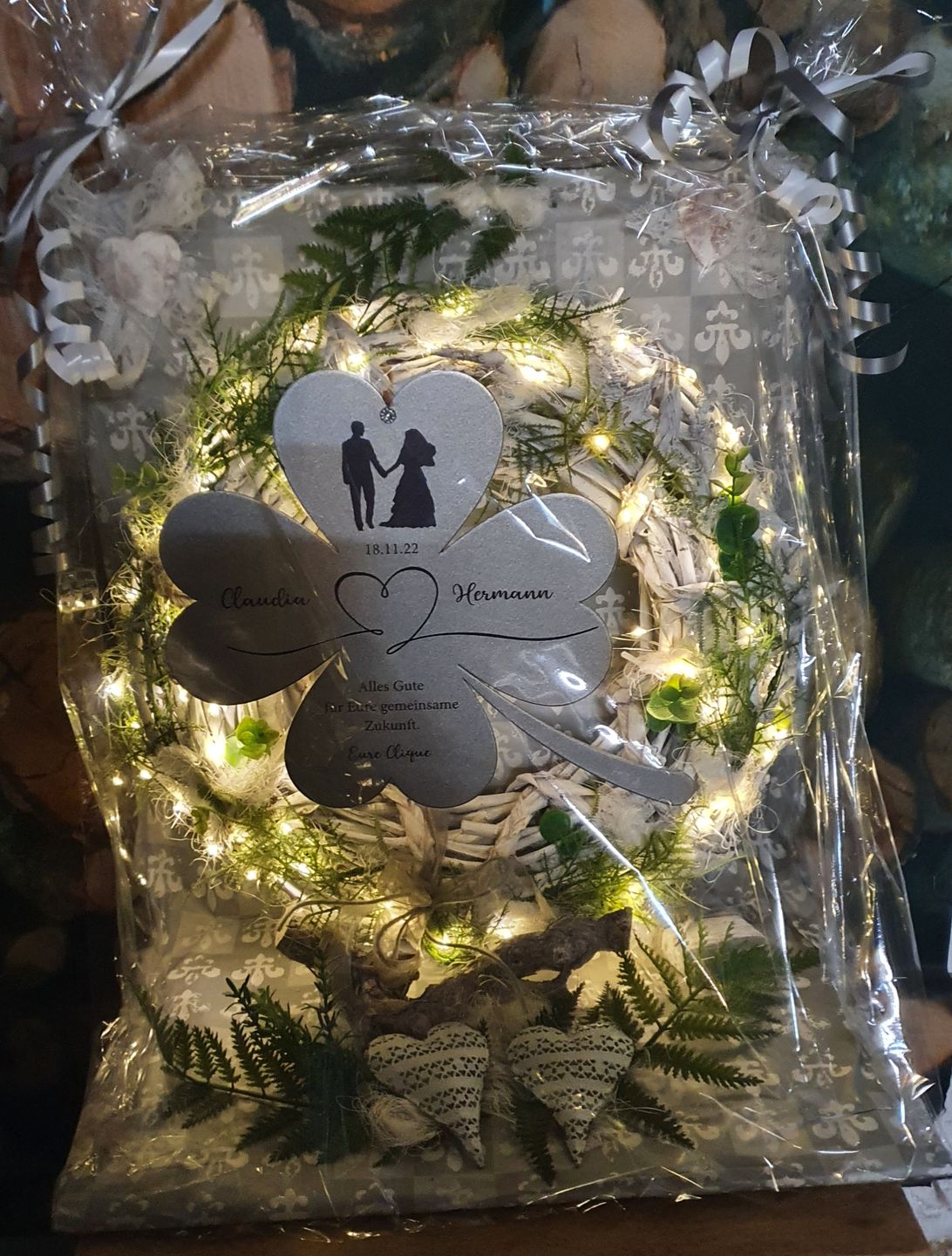Customer photo review of Ausgefallenes Hochzeitsgeschenk: Glückskleeblatt IV zur Hochzeit - personalisierbar