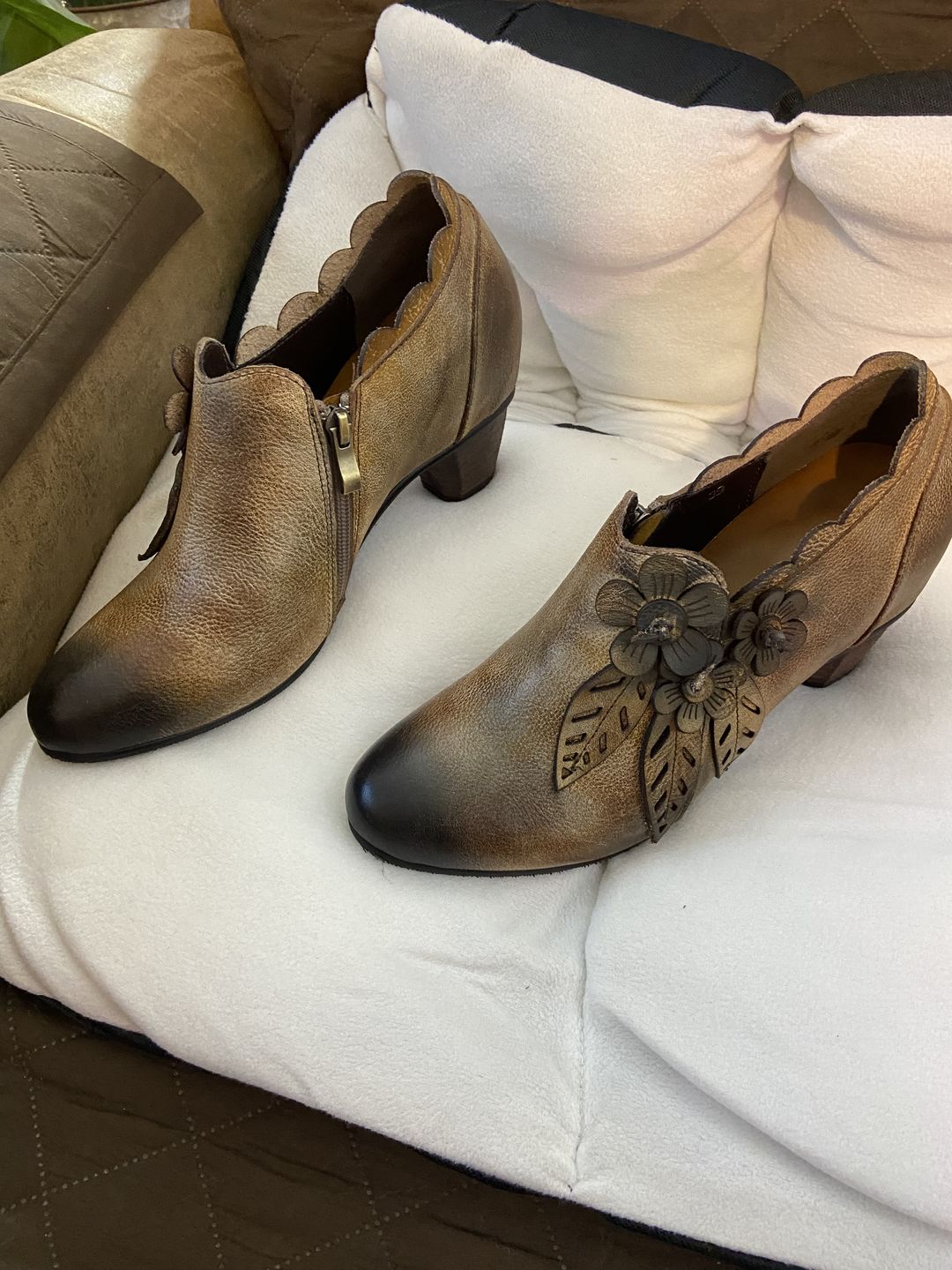 Customer photo review of Retro Handmade Floral Leather Low-Heel Pumps