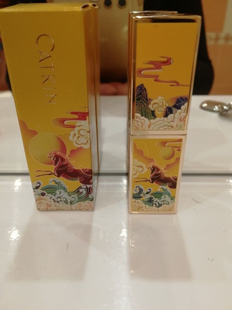 Customer photo review of Catkin Rouge Carving Lipstick