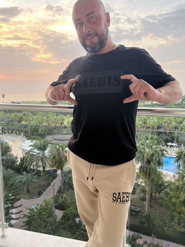 Customer photo review of SAEBIS® All Black Herren T-Shirt schwarz