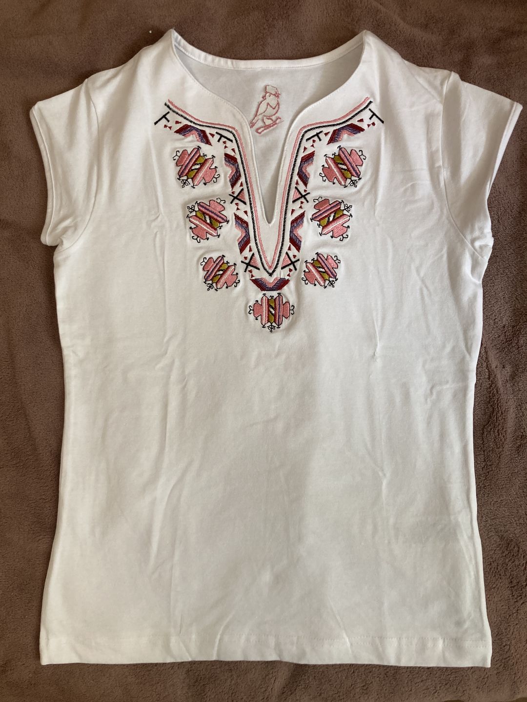 Customer photo review of Тениска бродирана с шевица "Посоки"