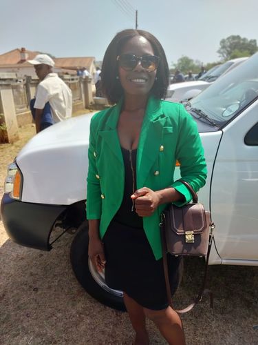 Customer photo review of OLIVIA - Brazilian 4x4 Lace Wig