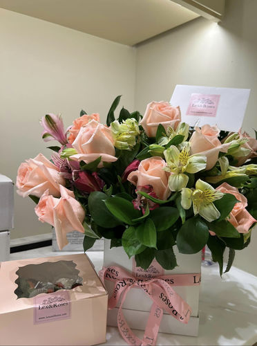Customer photo review of Lexi Box - Pink