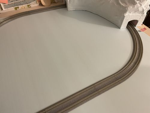 Customer photo review of Kato KAT20-876 Unitrack V16 Concrete-Tie Double-Track Outer Loop Set -- Uses 18-7/8 & 17-5/8" Radii Curves, N Scale