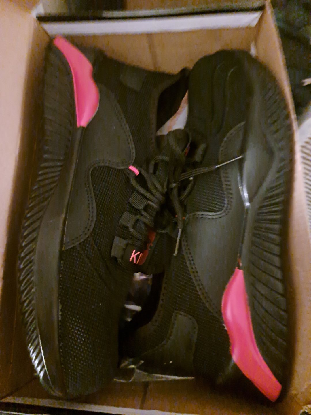 Customer photo review of Kivini Black Red