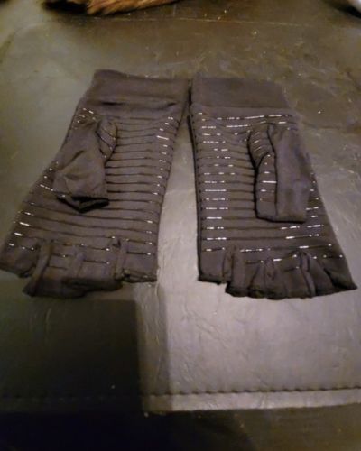 Customer photo review of MinasaMed Arthritis Kompressionshandschuhe