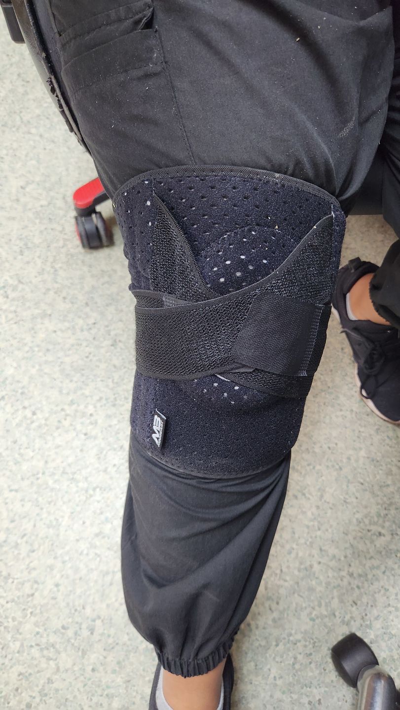 Customer photo review of Knee Support Brace