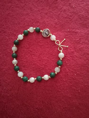 Customer photo review of Bracelet anti-douleur en malachite et pierre de lune | Or fin
