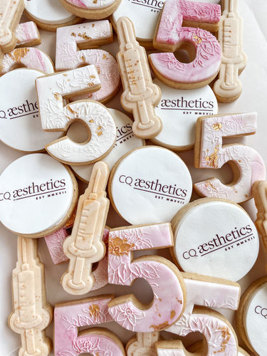 Customer photo review of 12 x 6.35 cm Round Standard Cookie Edible Icing Images