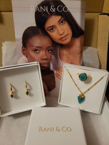 Customer photo review of Green Onyx Gemstone Necklace
