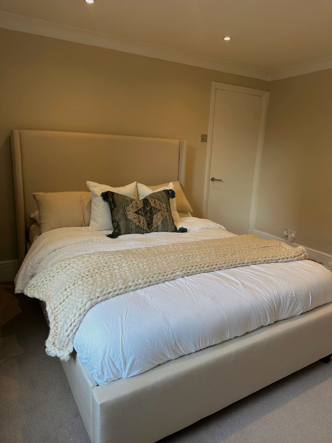 Customer photo review of Venus Linen cream winged bed