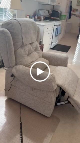 Customer video review of 9199 Power Lift Recliner With Heat&Massage(Medium, Jacquard Chenille Beige)
