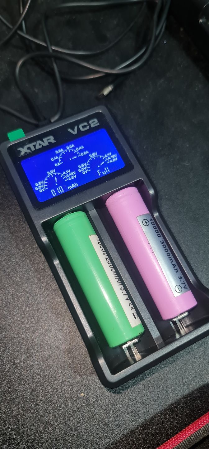 Customer photo review of XTAR VC2 2 Bay Digital Battery Charger
