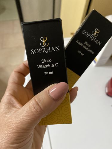 Customer photo review of Siero Acido Ialuronico + Vitamina C         -       2 al prezzo di 1 (30 ml per Siero)