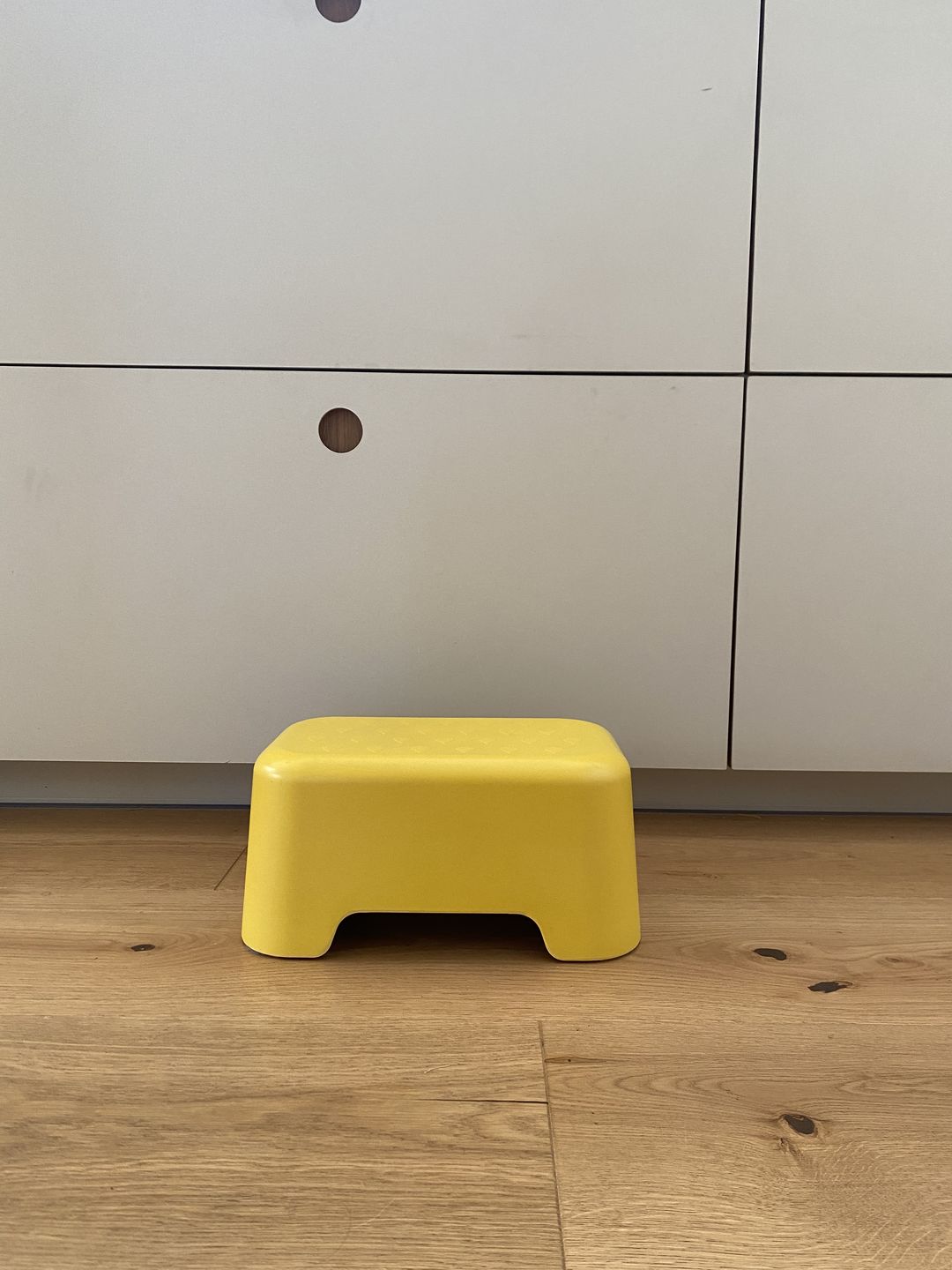 Customer photo review of Kids Step Stool - Lemon