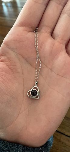 Customer photo review of Colar Coração Personalizável