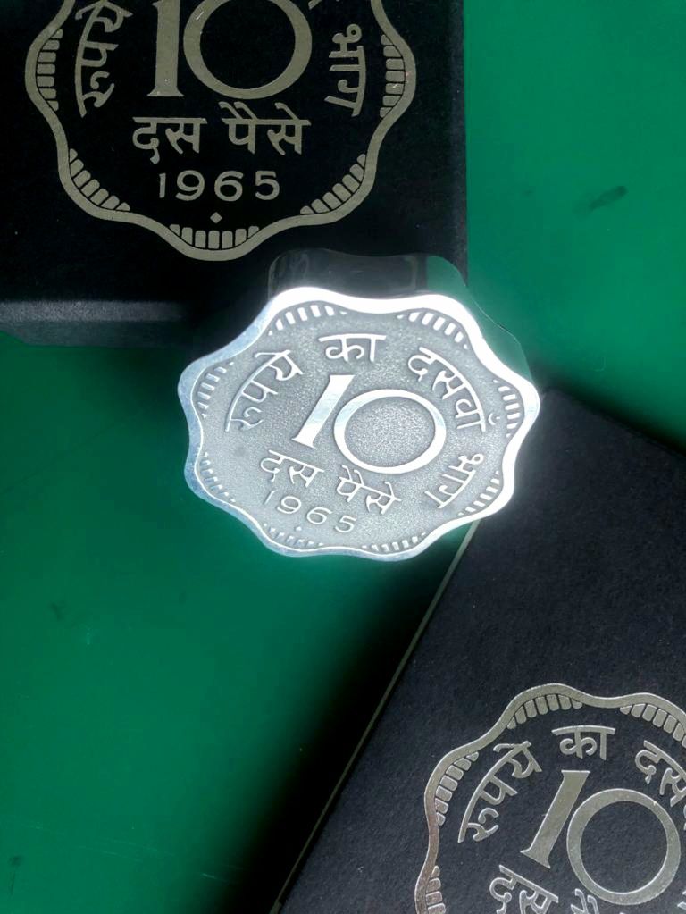 Customer photo review of Paperweight 10 Paise