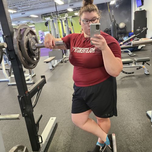 Customer photo review of HolStrength Performance Tee - Maroon