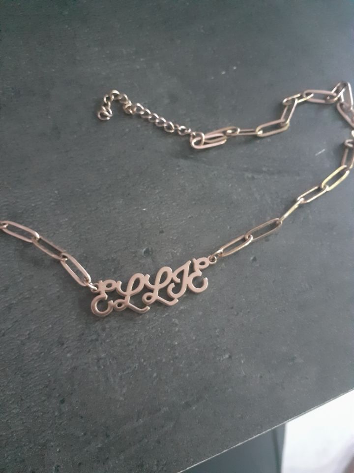 Customer photo review of Collier Prénom Chaîne Maillon