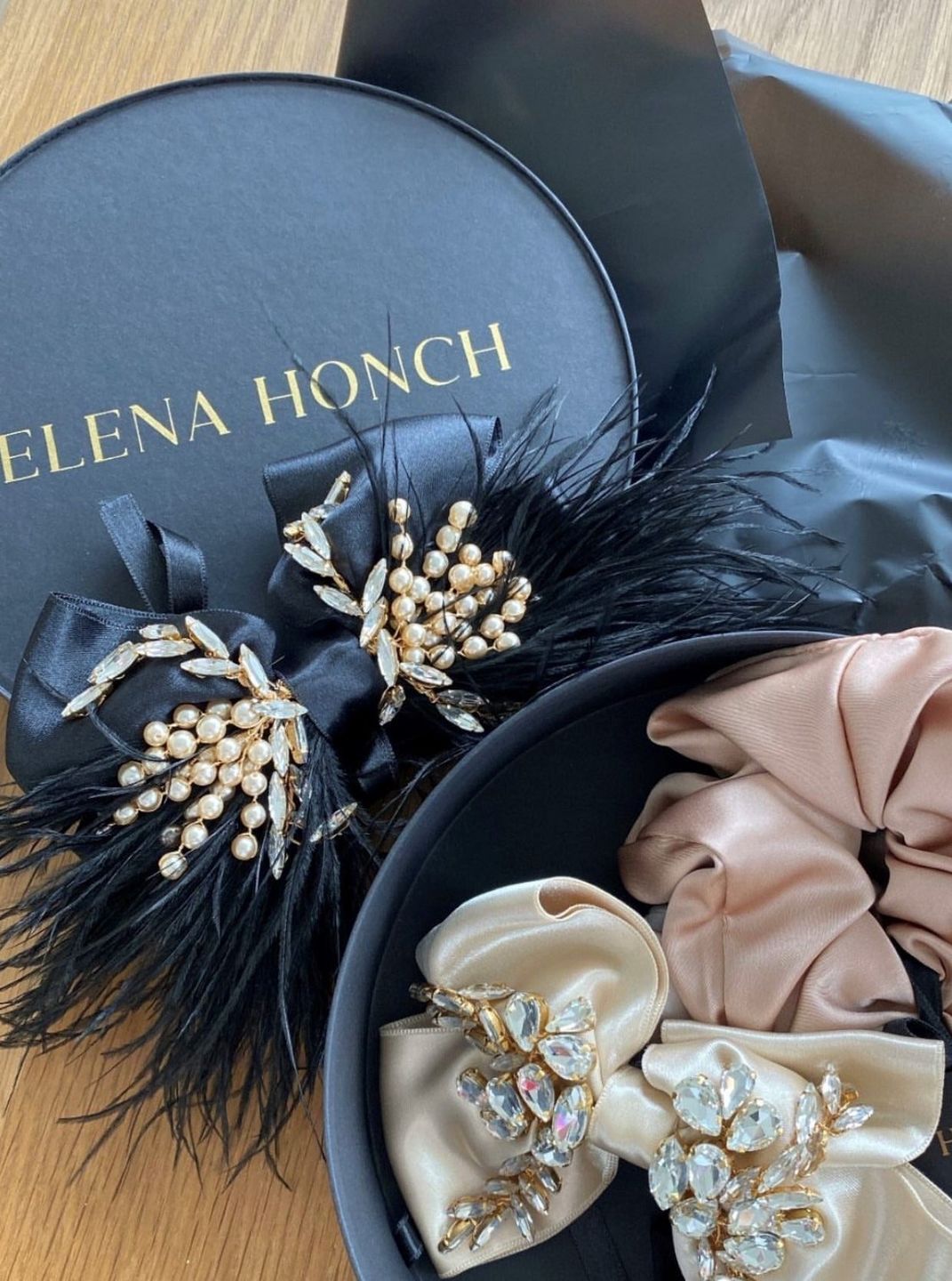 Customer photo review of Bow Amelia
