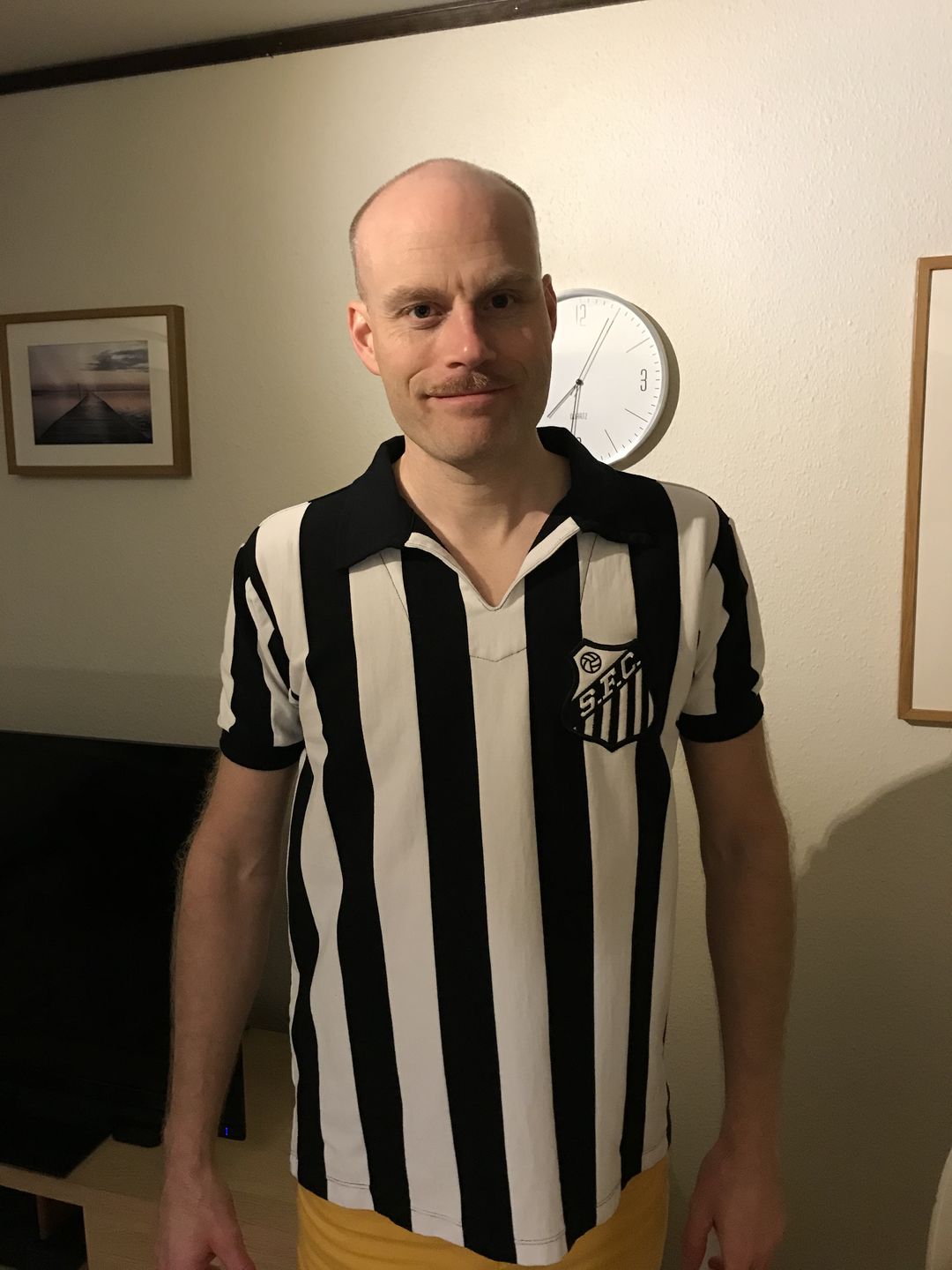 Customer photo review of Santos Soccer Team Jersey striped 1956 Pele - Retro Official Athleta